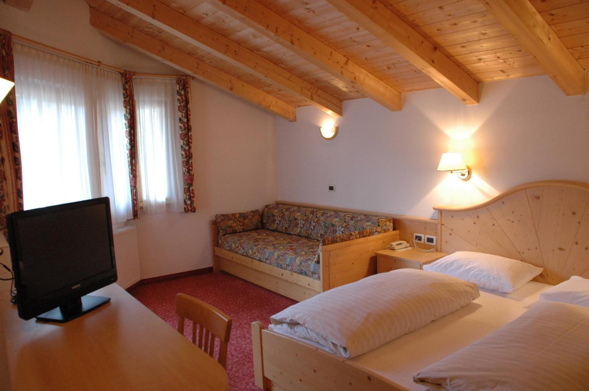 Hotel Falzares ซานกัสซิอาโน ภายนอก รูปภาพ